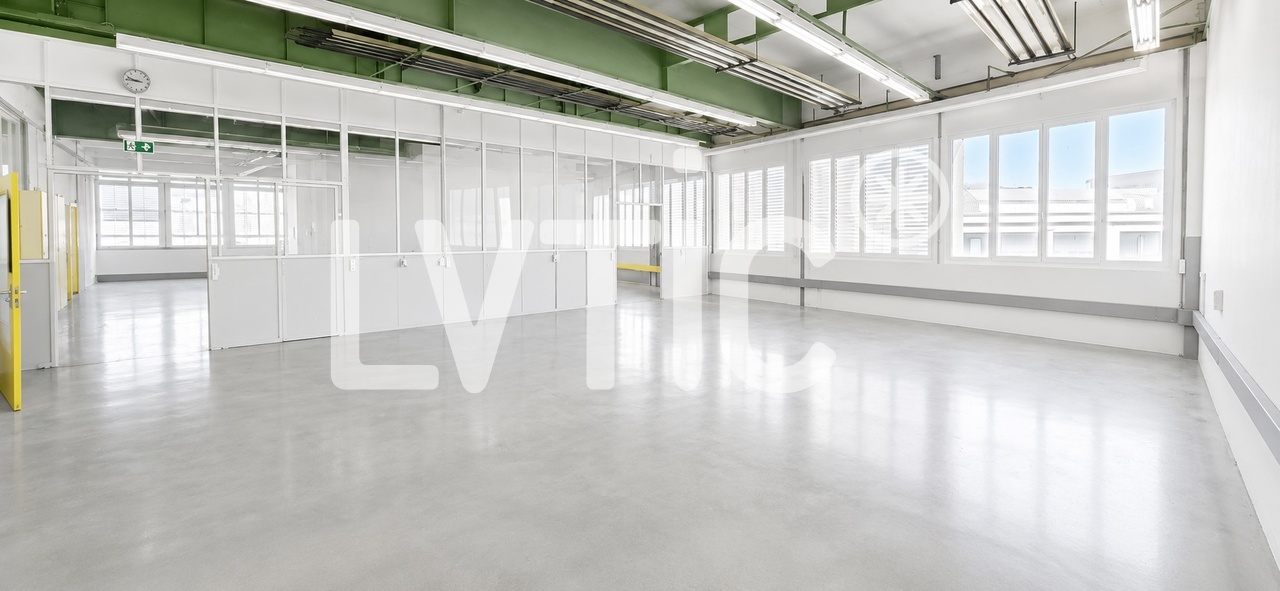 464m² workshop, photo 2 of 6