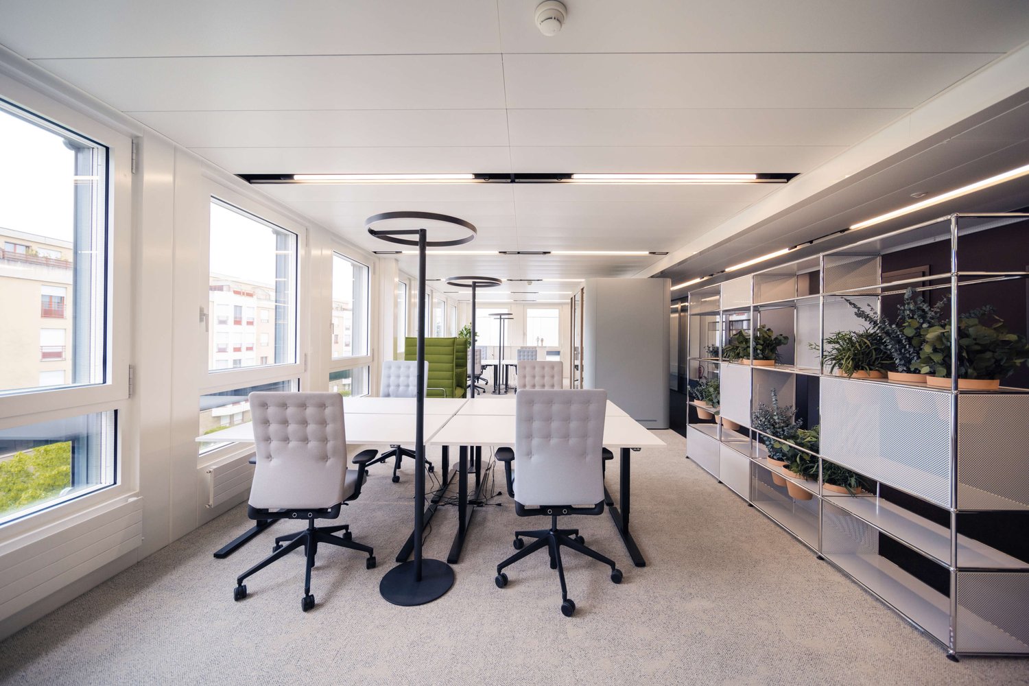 900m² office