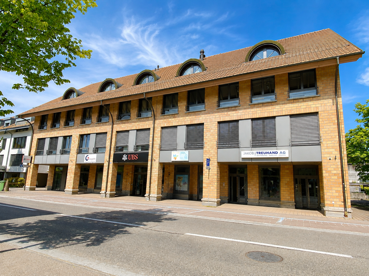 73m² commercial