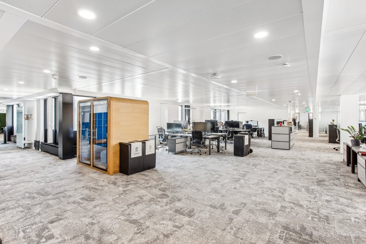 2300m² ufficio