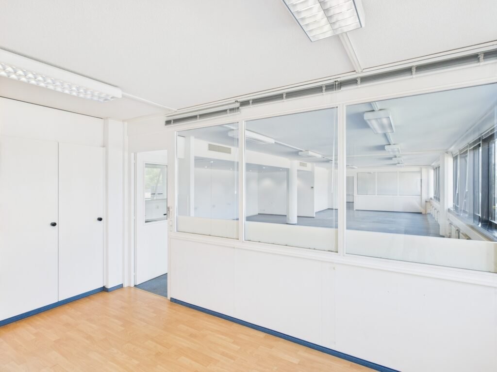 Office, photo 1 of 6