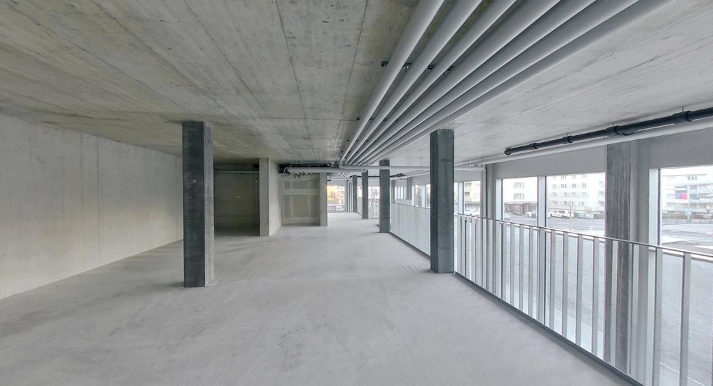 375m² shop, photo 7 of 9