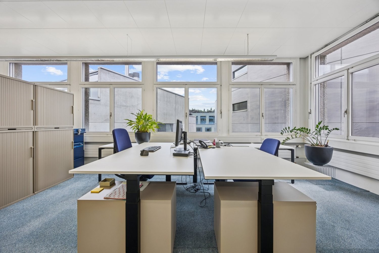 95m² office