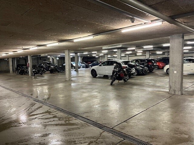 1m² covered bike parking, photo 2 of 2