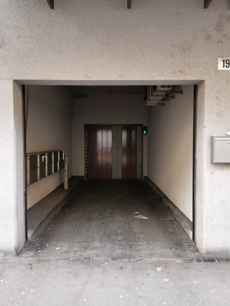 Underground slot, photo 2 of 3