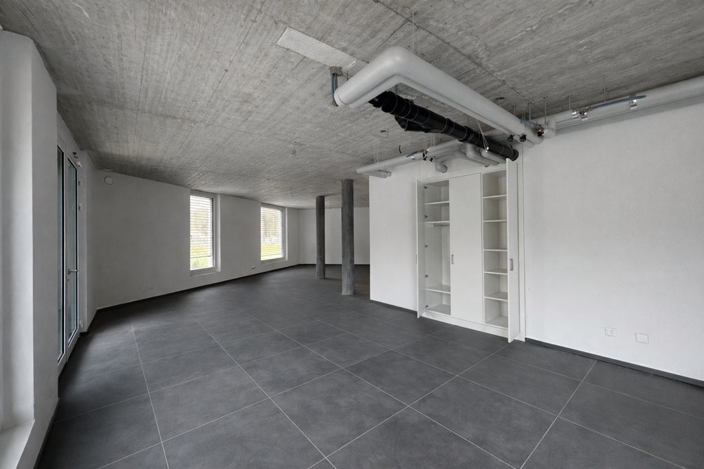 100m² commercial, photo 6 of 6