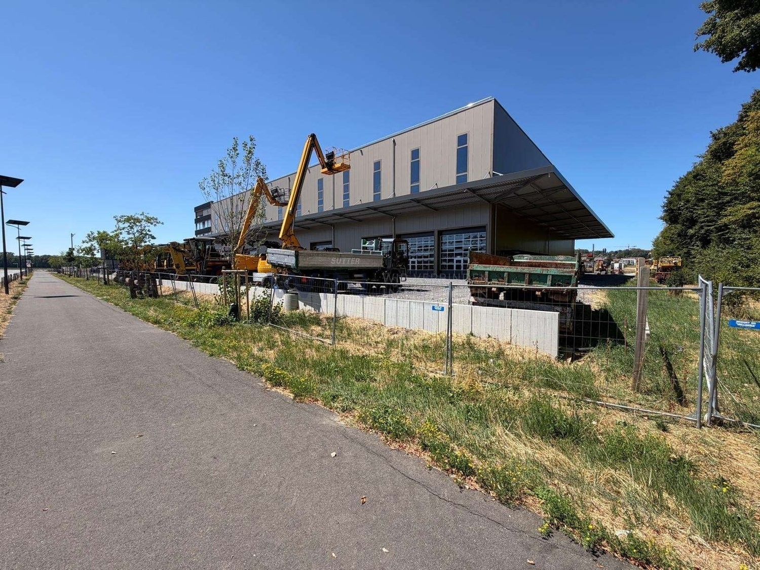 3740m² commercial