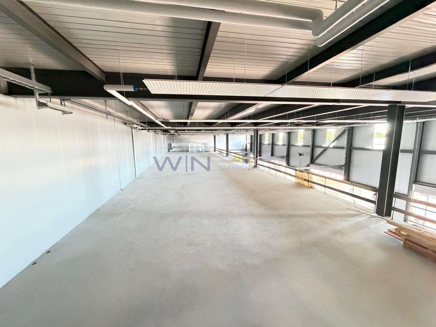 3740m² commercial