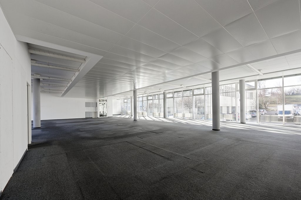 350m² office