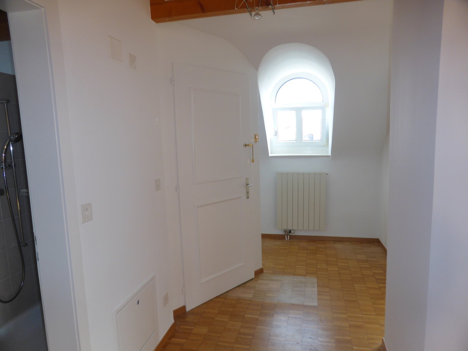 3 rooms roof flat, photo 2 of 6