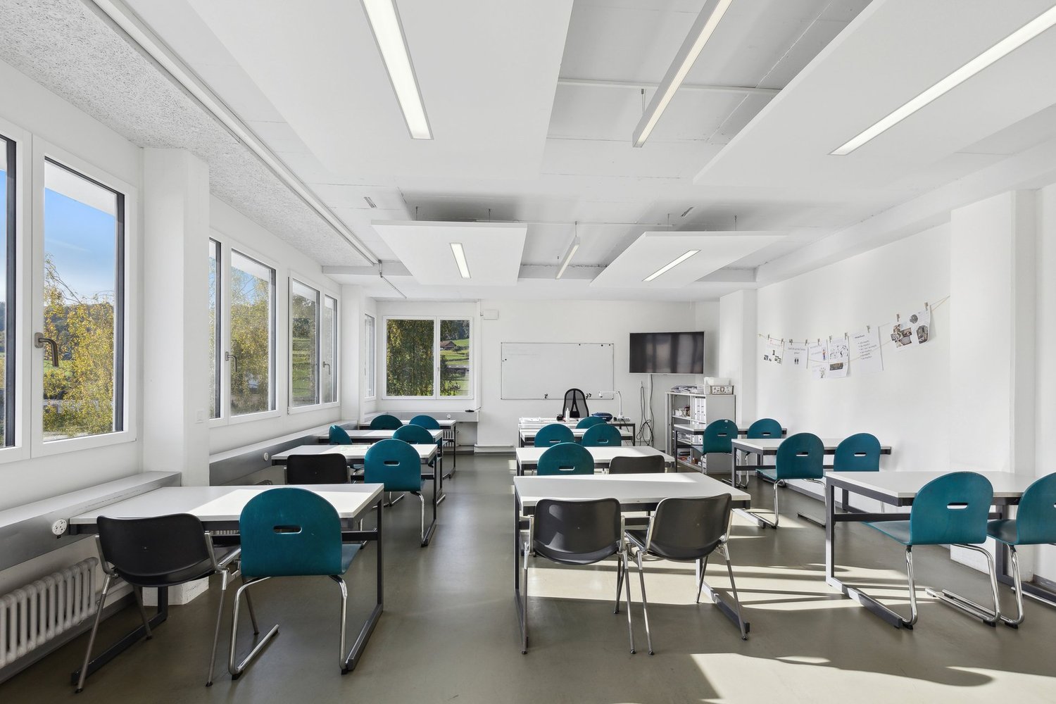 641m² office, photo 2 of 8