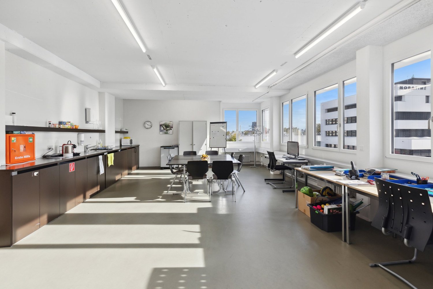 641m² office, photo 3 of 8