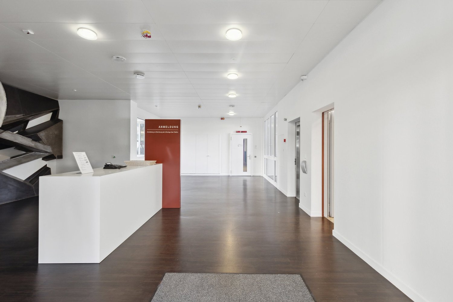 641m² office, photo 7 of 8