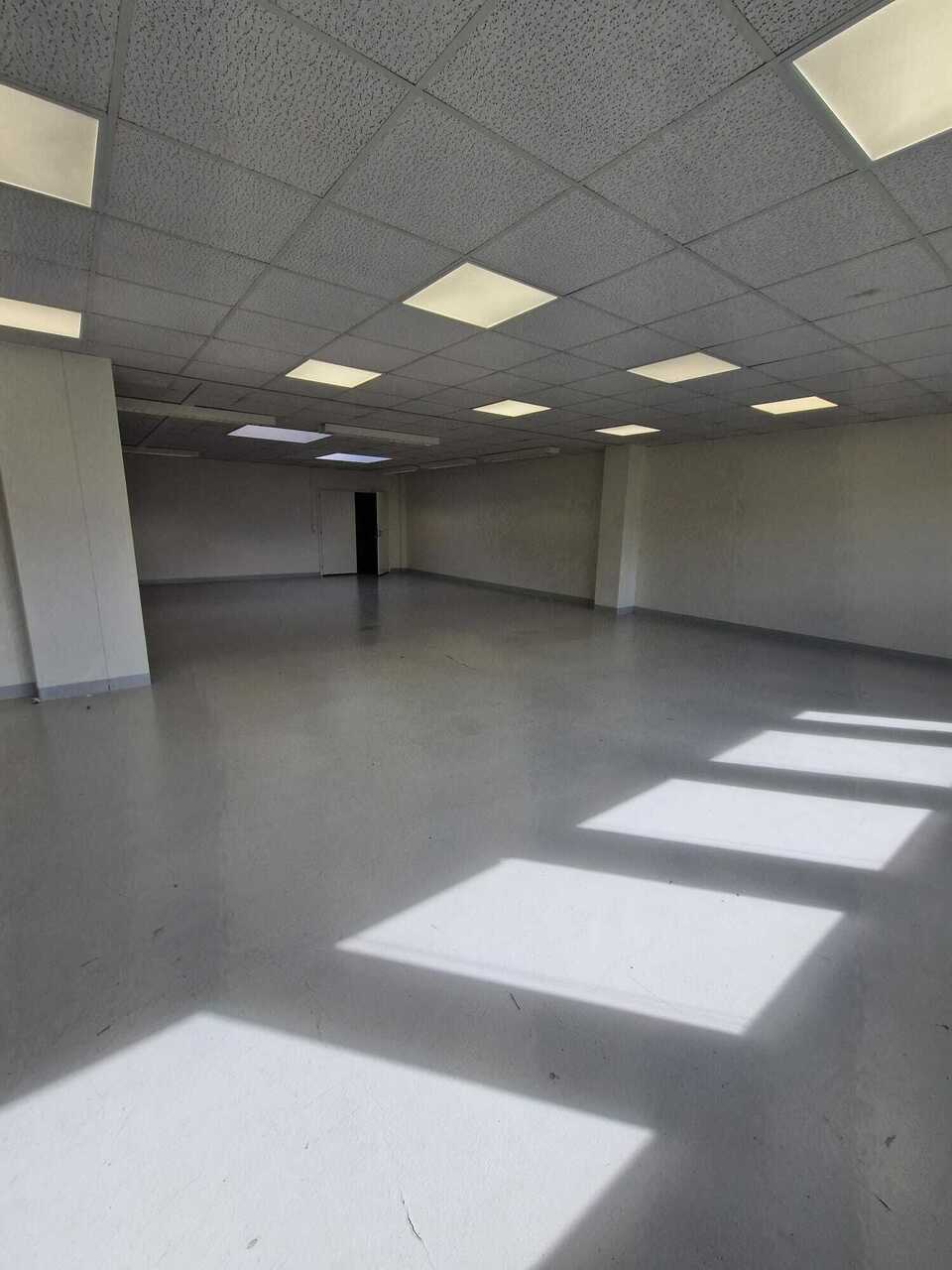 194m² office, photo 2 of 5
