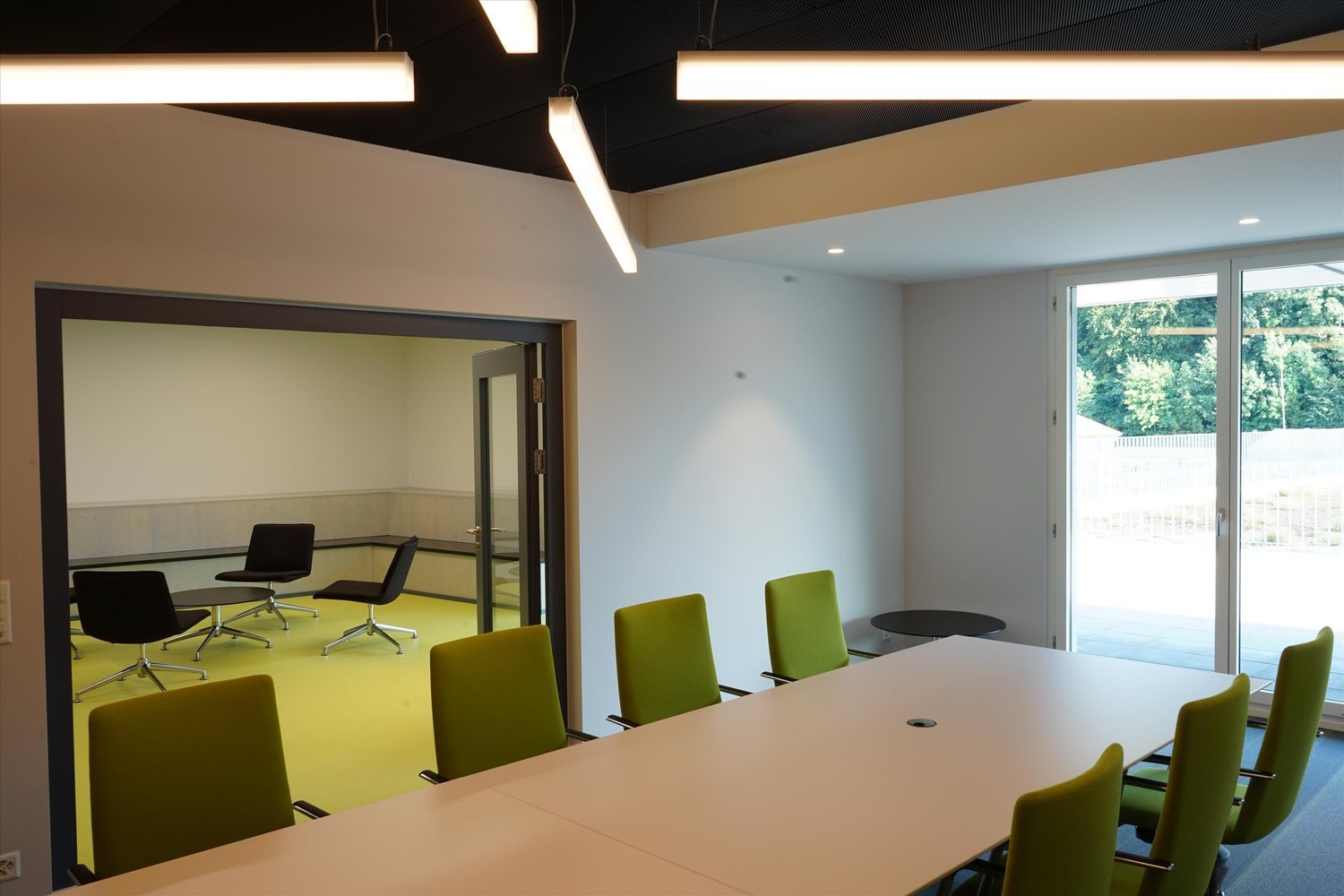 95m² office