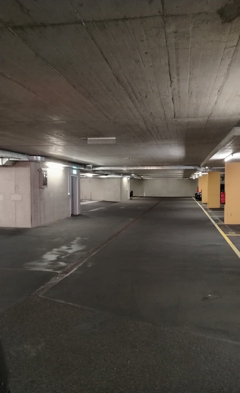 Underground slot, photo 1 of 4