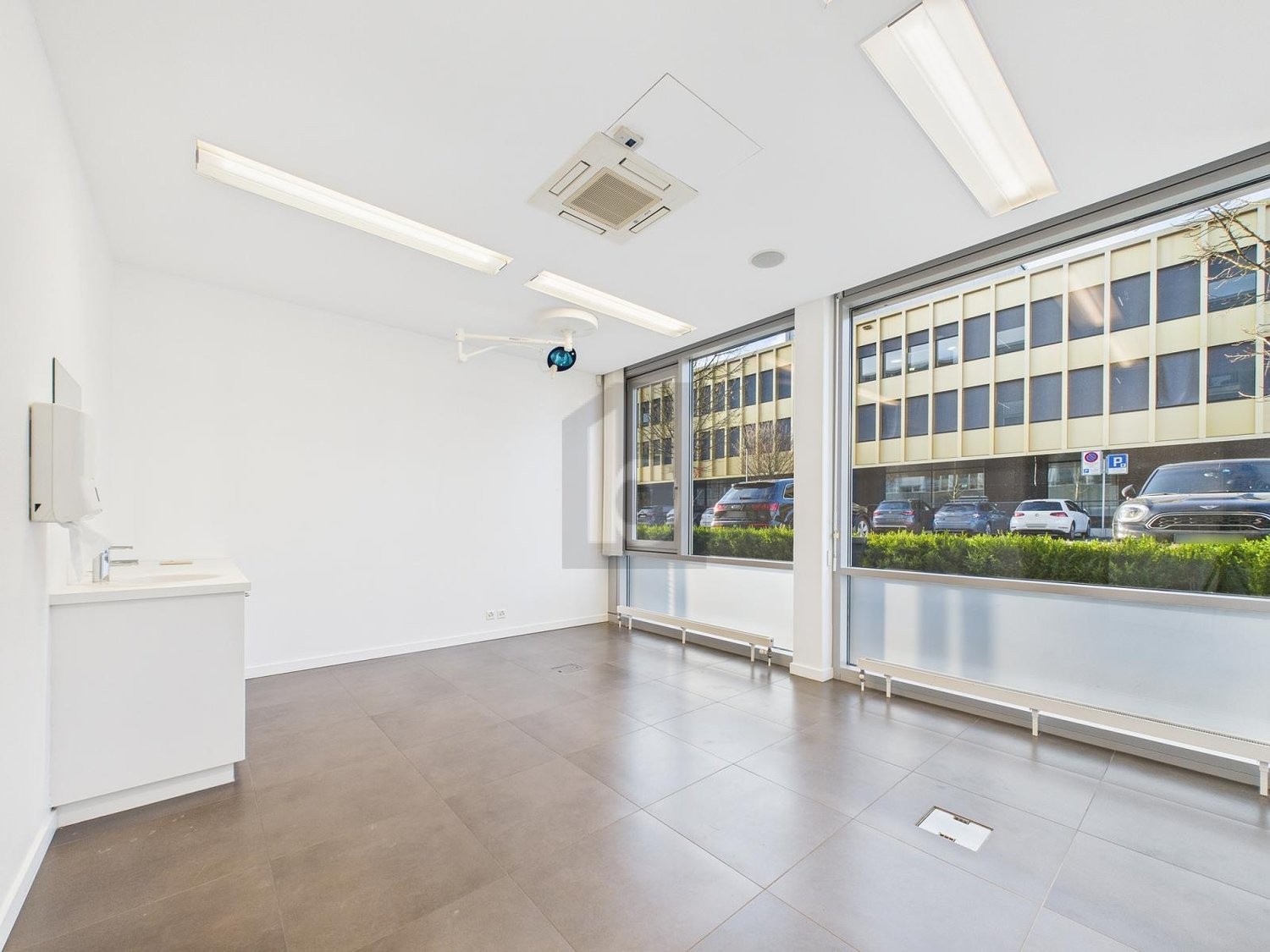 156m² office, photo 2 sur 4