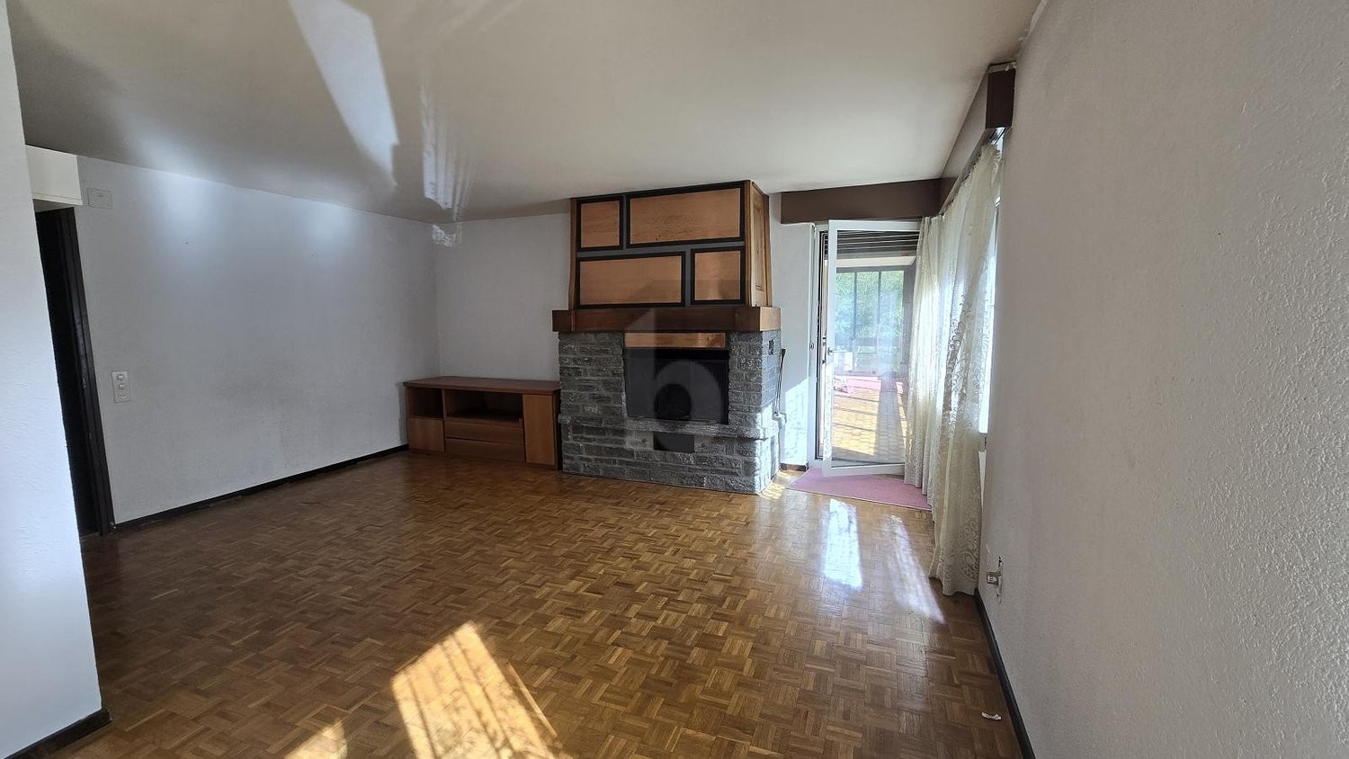 6 rooms apartment, photo 2 of 4