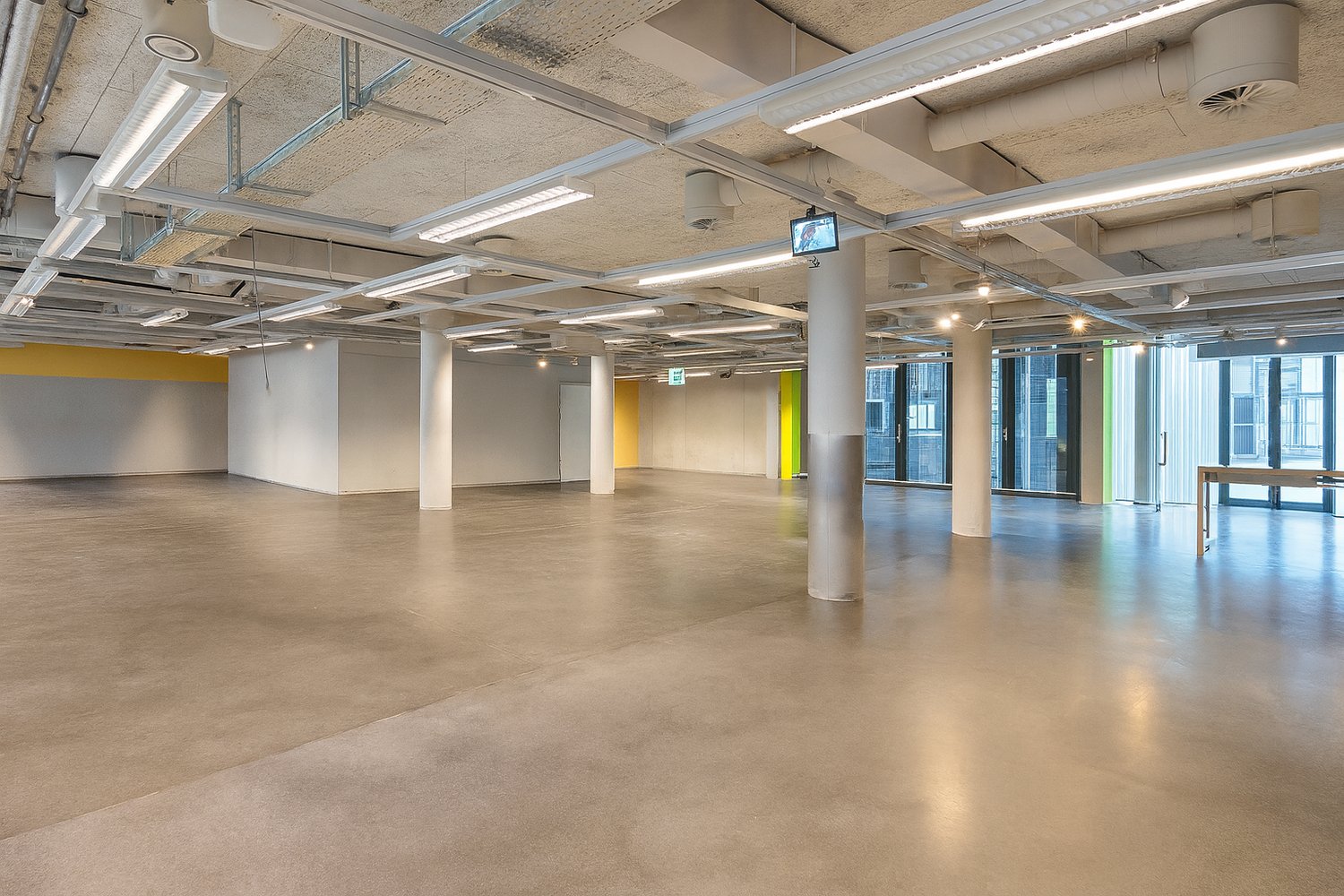 633m² shop, photo 4 of 8