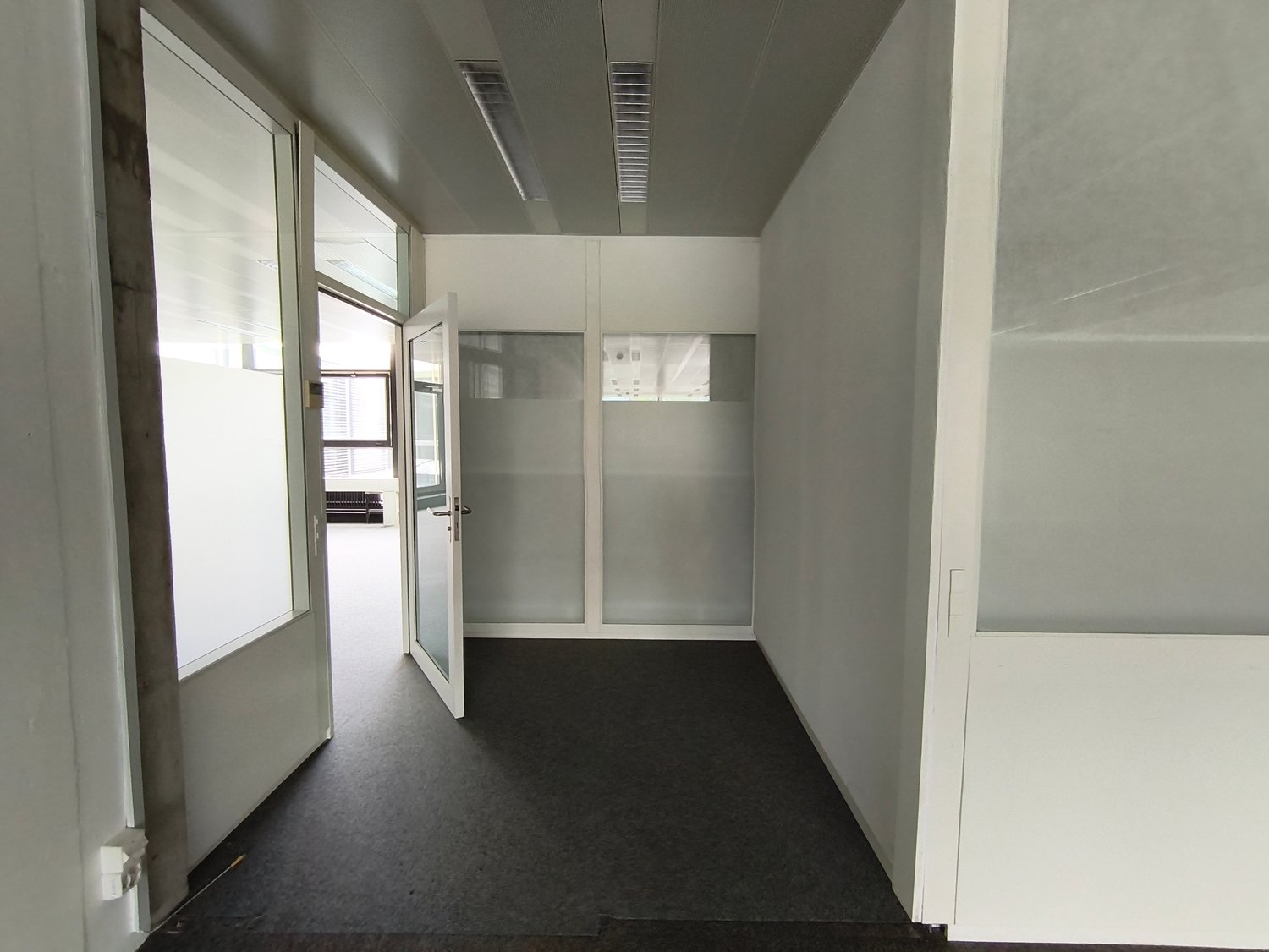 110m² office