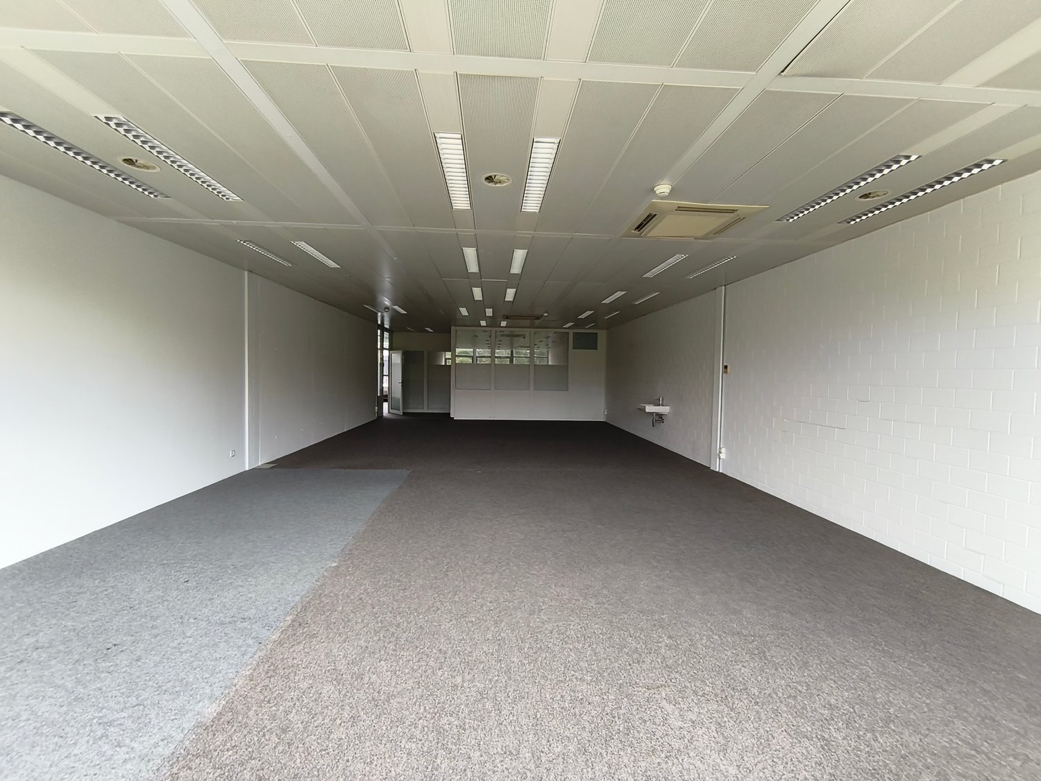 110m² office
