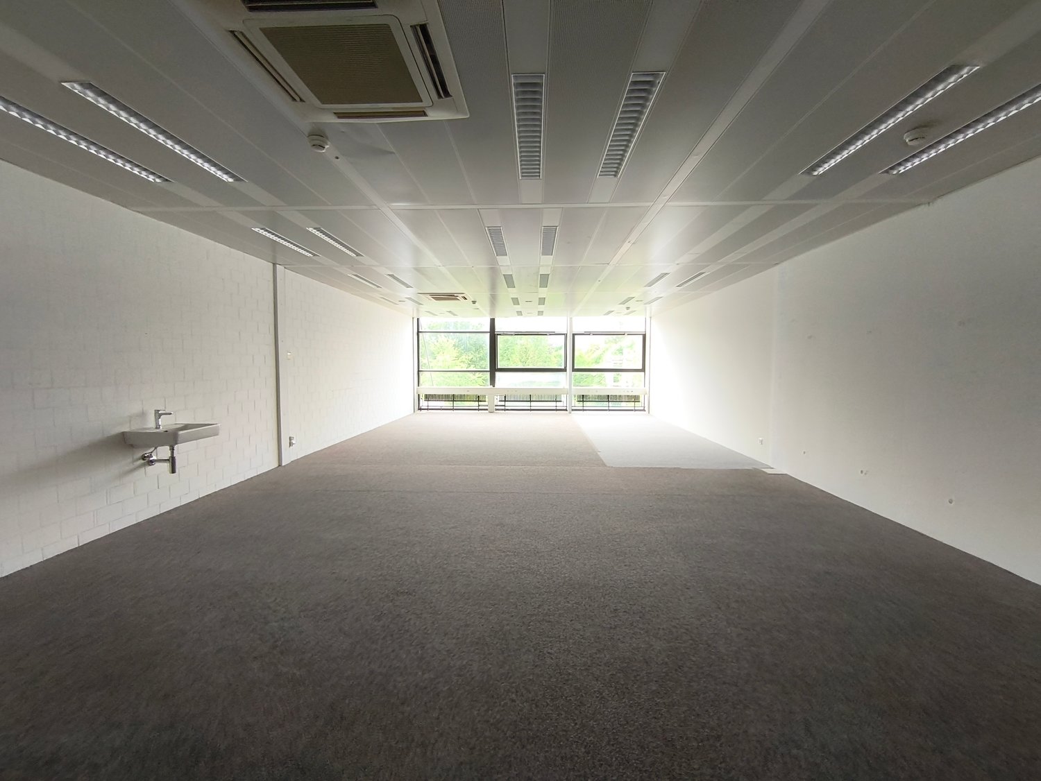 110m² office