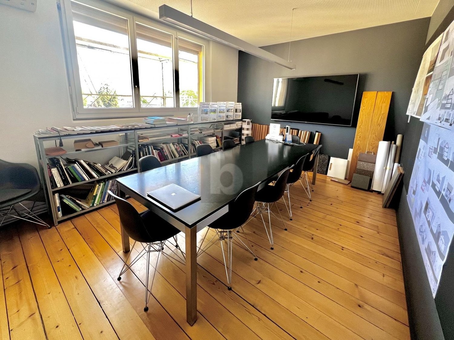 220m² office, photo 2 of 4