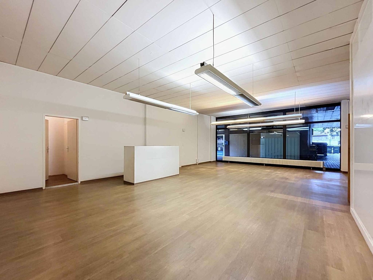 247m² office, photo 2 of 8
