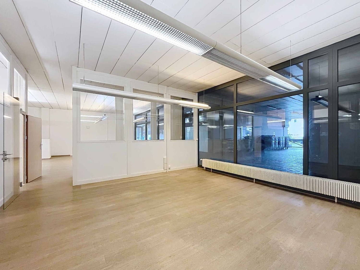 247m² office, photo 5 of 8