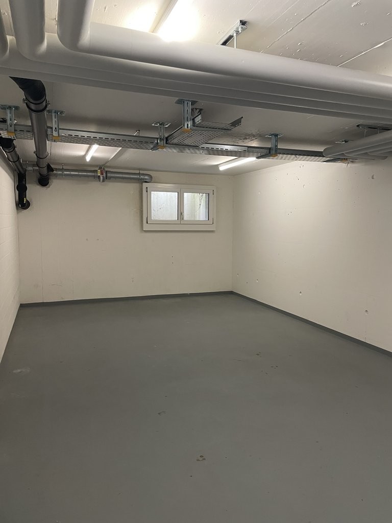 30m² storage room