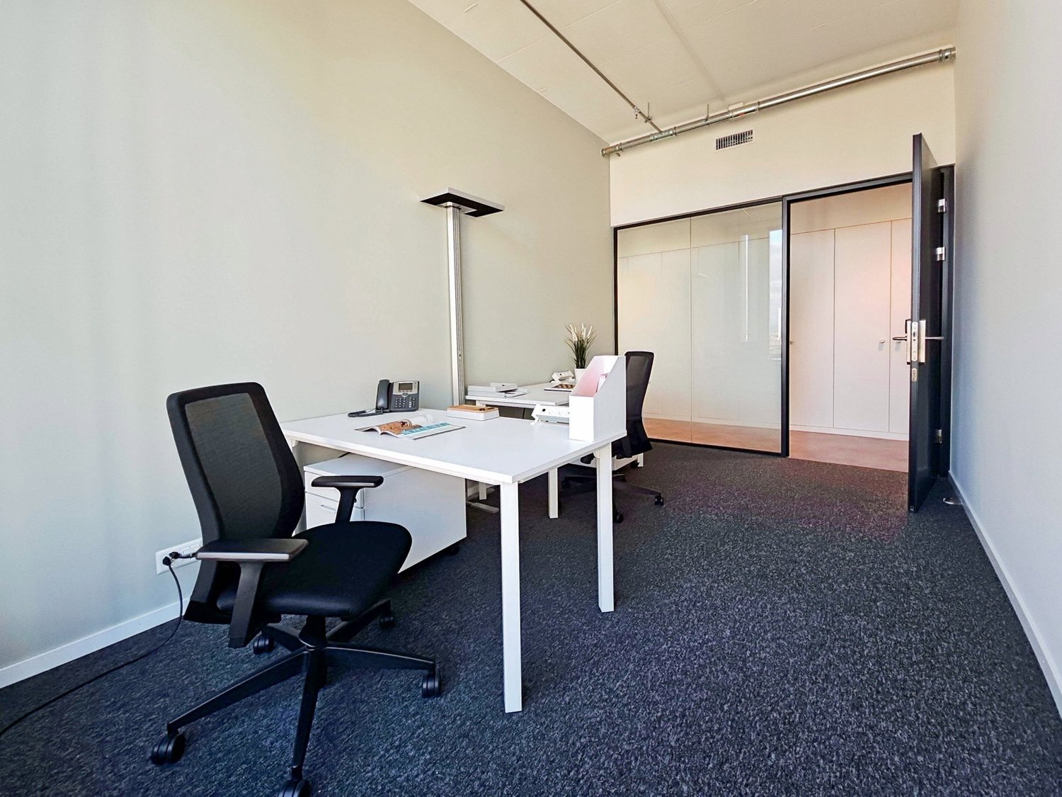 Office, photo 4 of 7