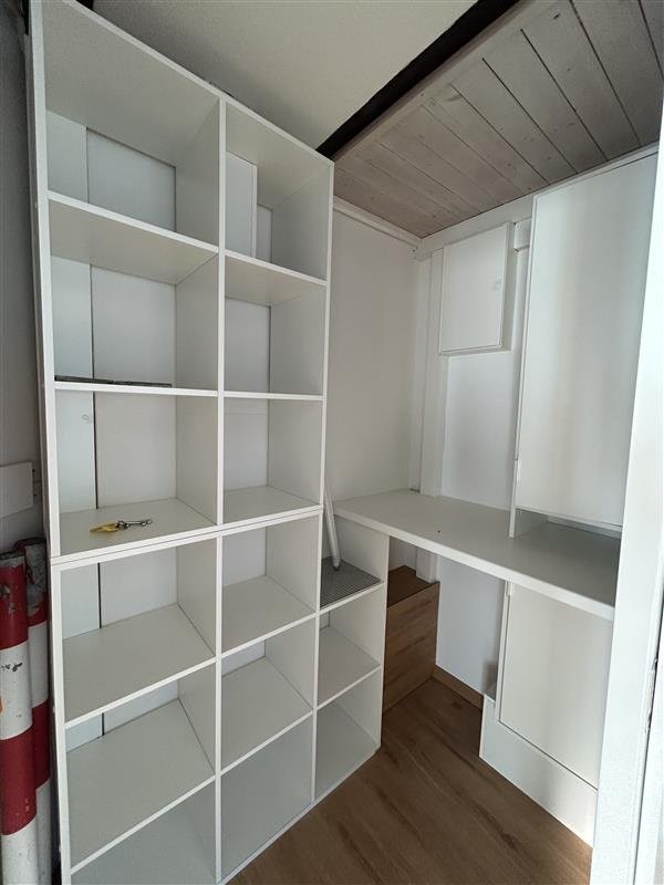 42m² commercial