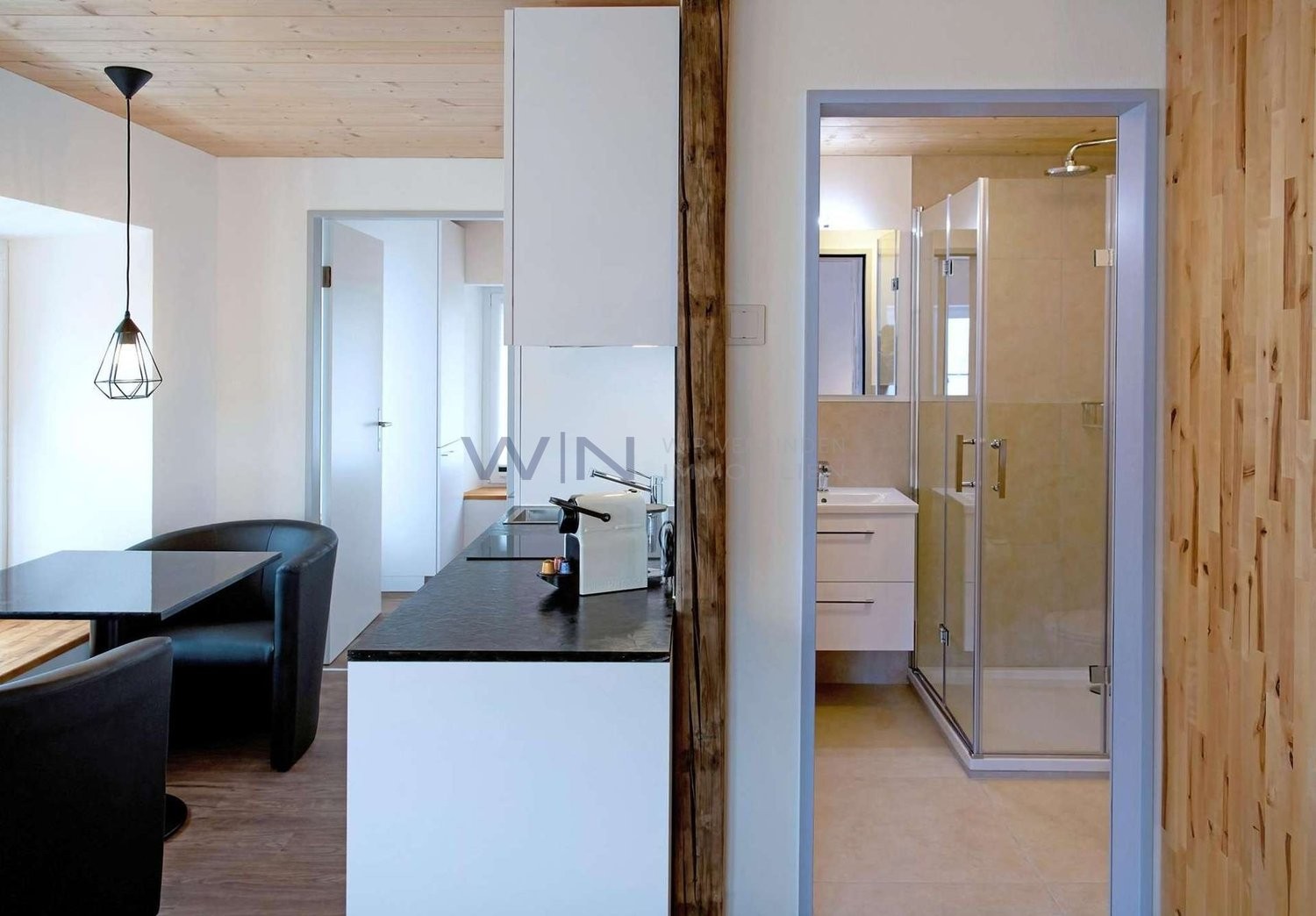 10 rooms multi family house, photo 1 of 10