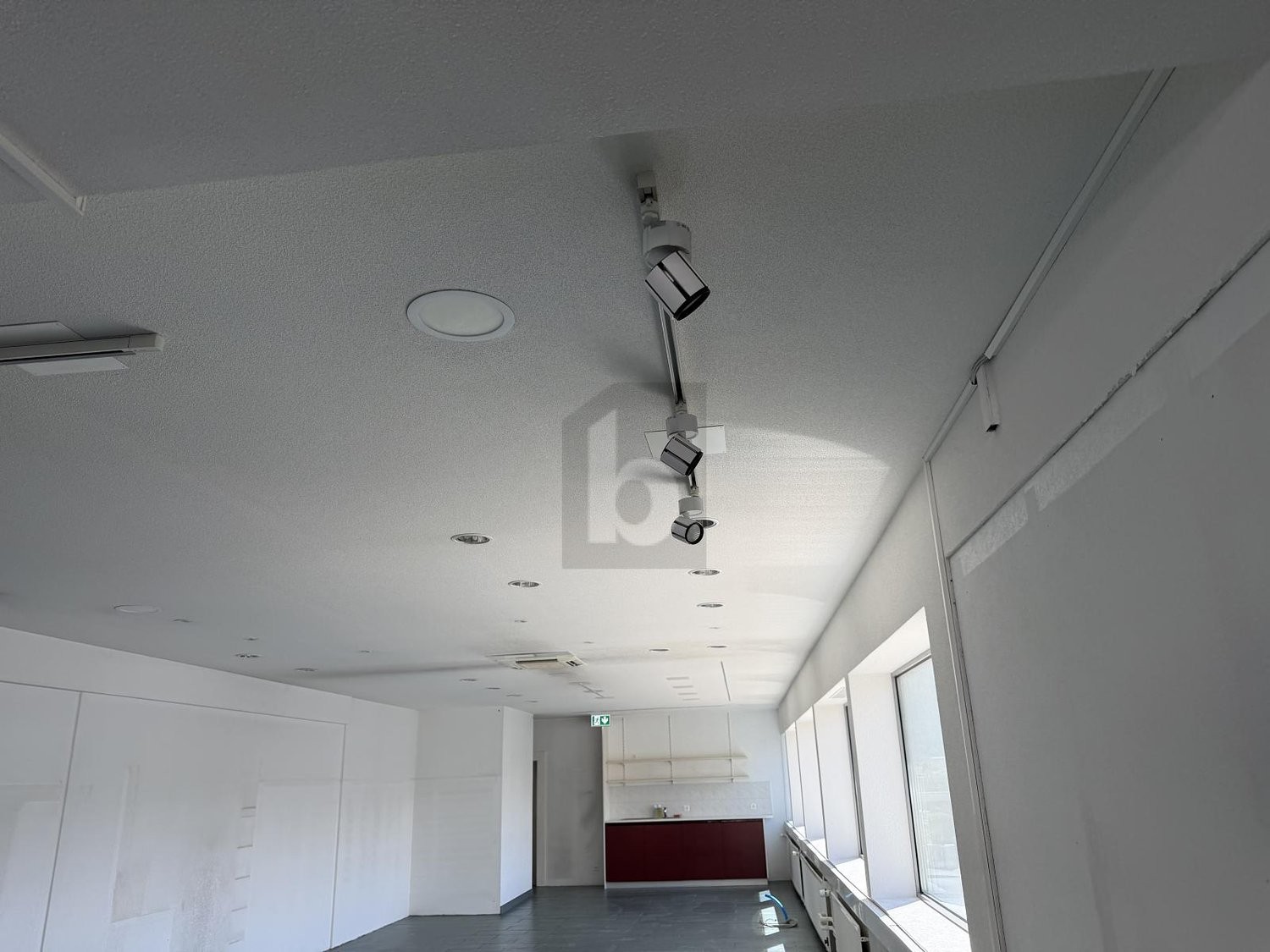 170m² shopping centre, photo 4 of 4