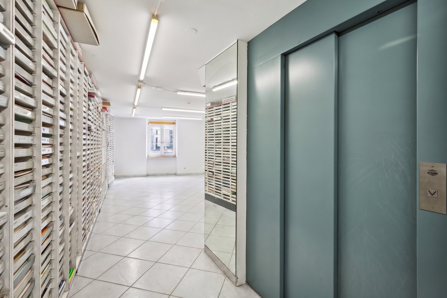 Magasin de 200m², photo 7 sur 10