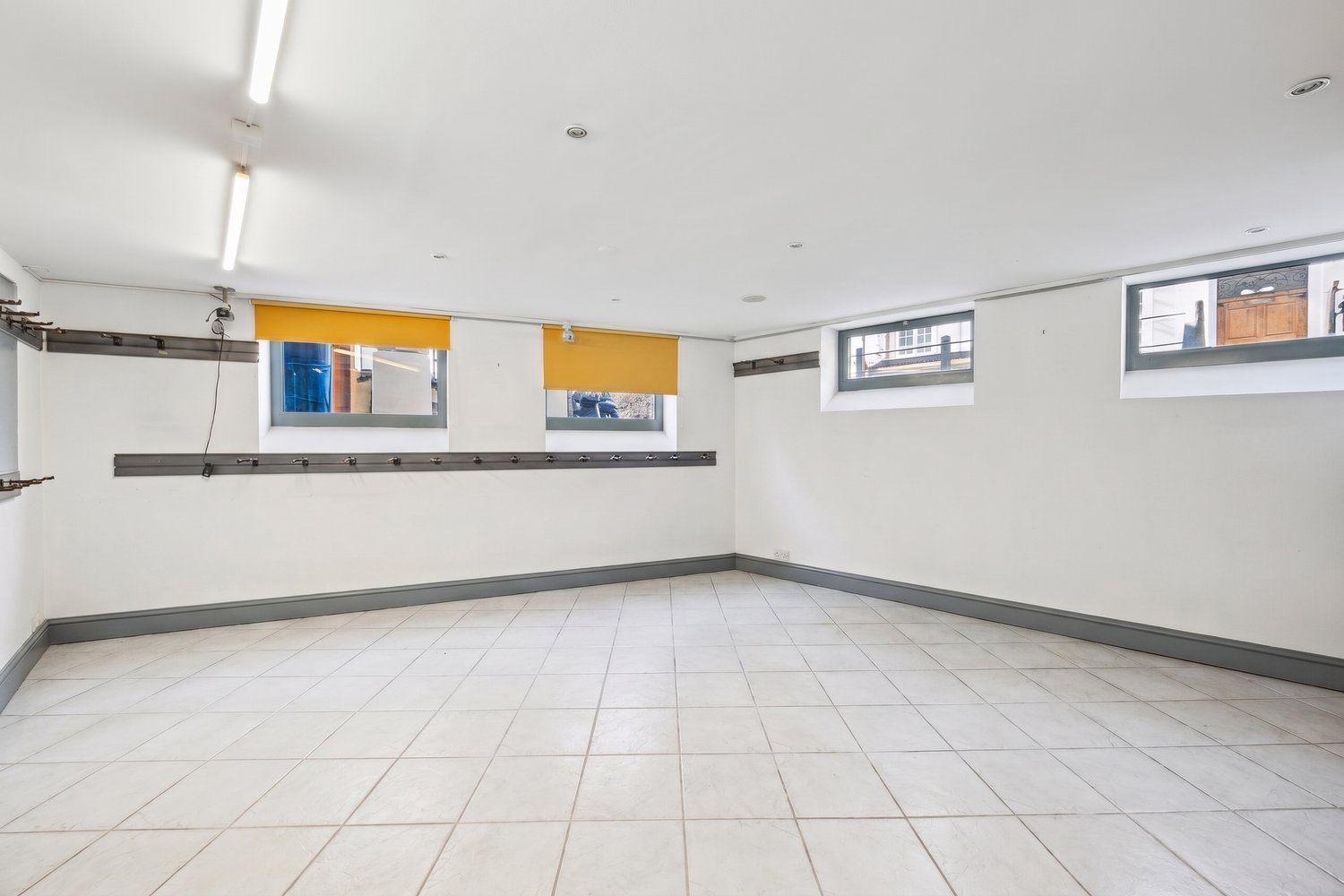 Magasin de 200m², photo 9 sur 10
