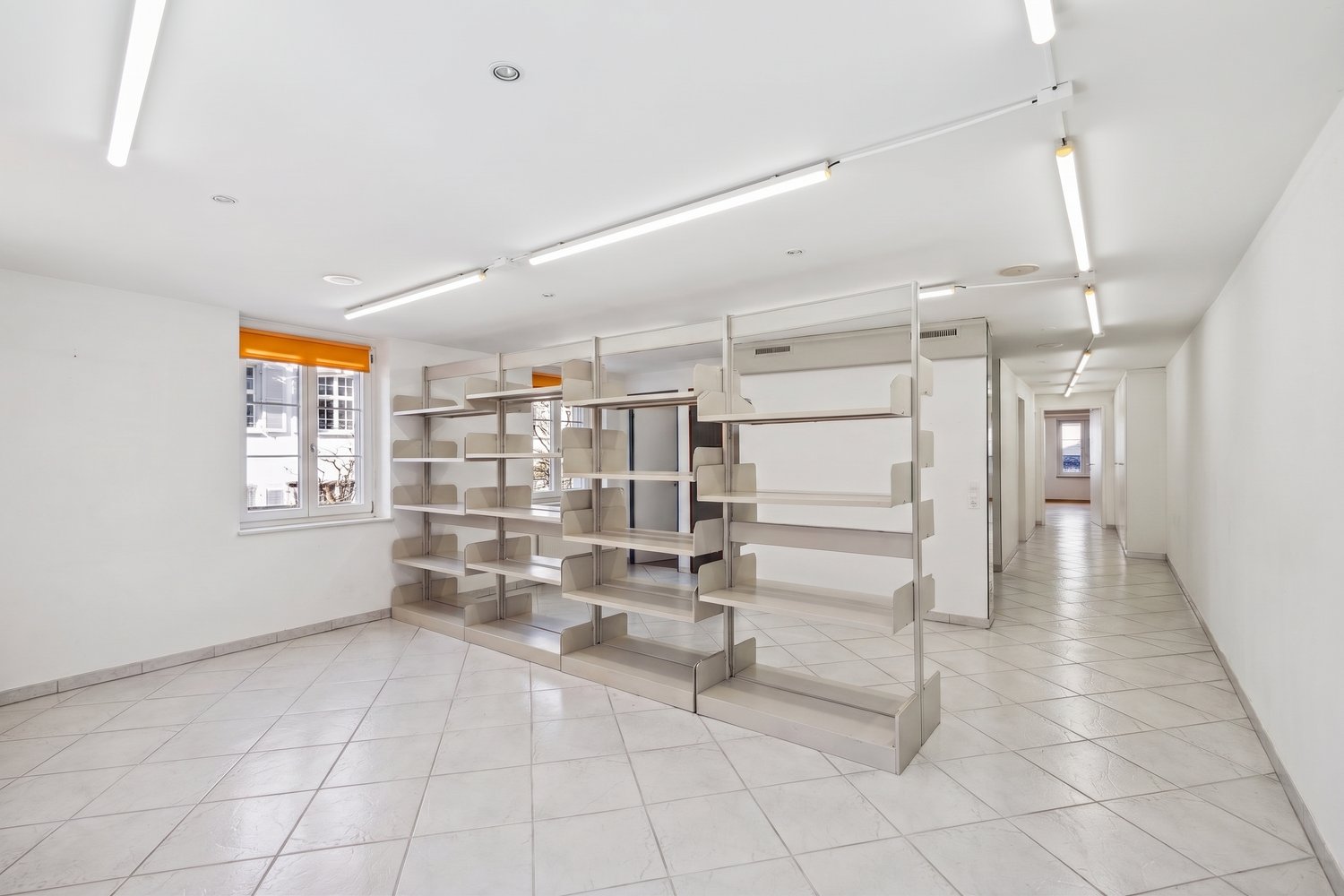 Magasin de 200m², photo 8 sur 10