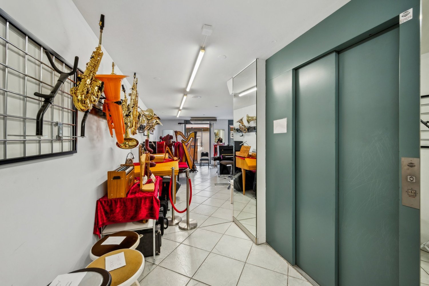 Magasin de 200m², photo 5 sur 10