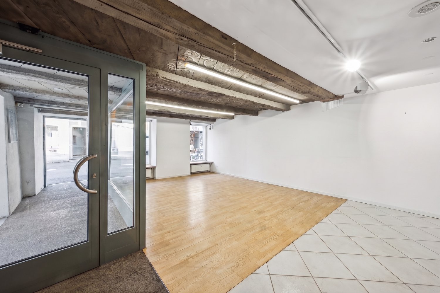 Magasin de 200m², photo 3 sur 10