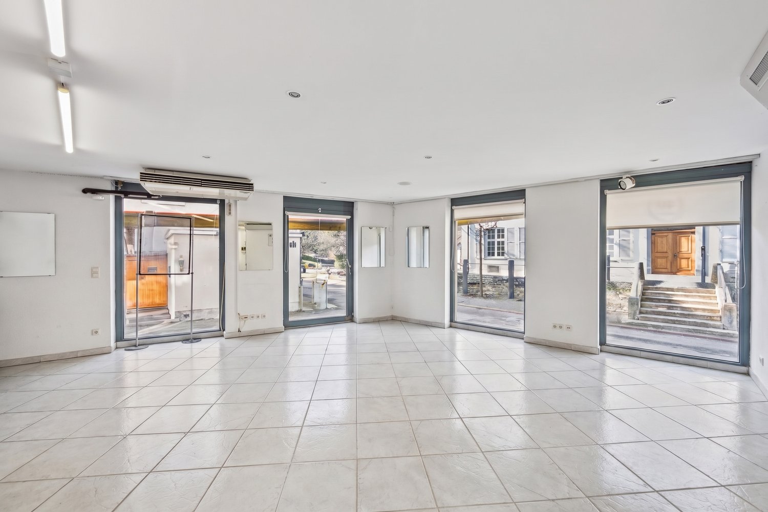 Magasin de 200m², photo 6 sur 10
