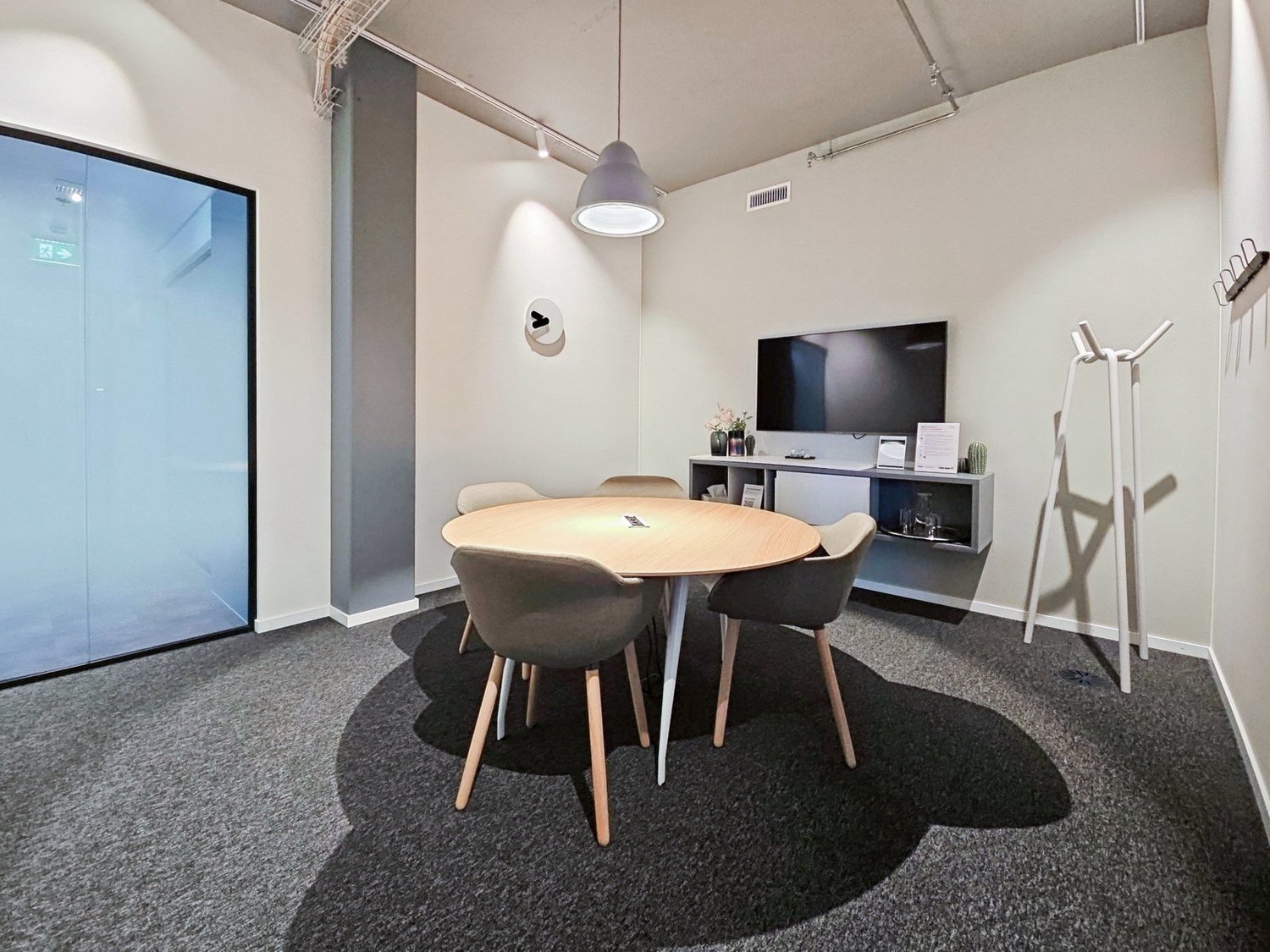 Office, photo 6 of 7