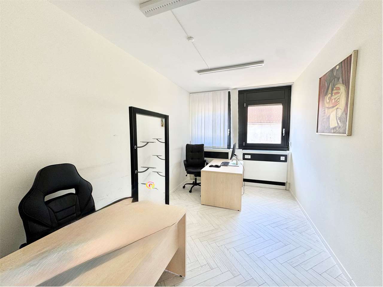 Office, photo 6 of 10
