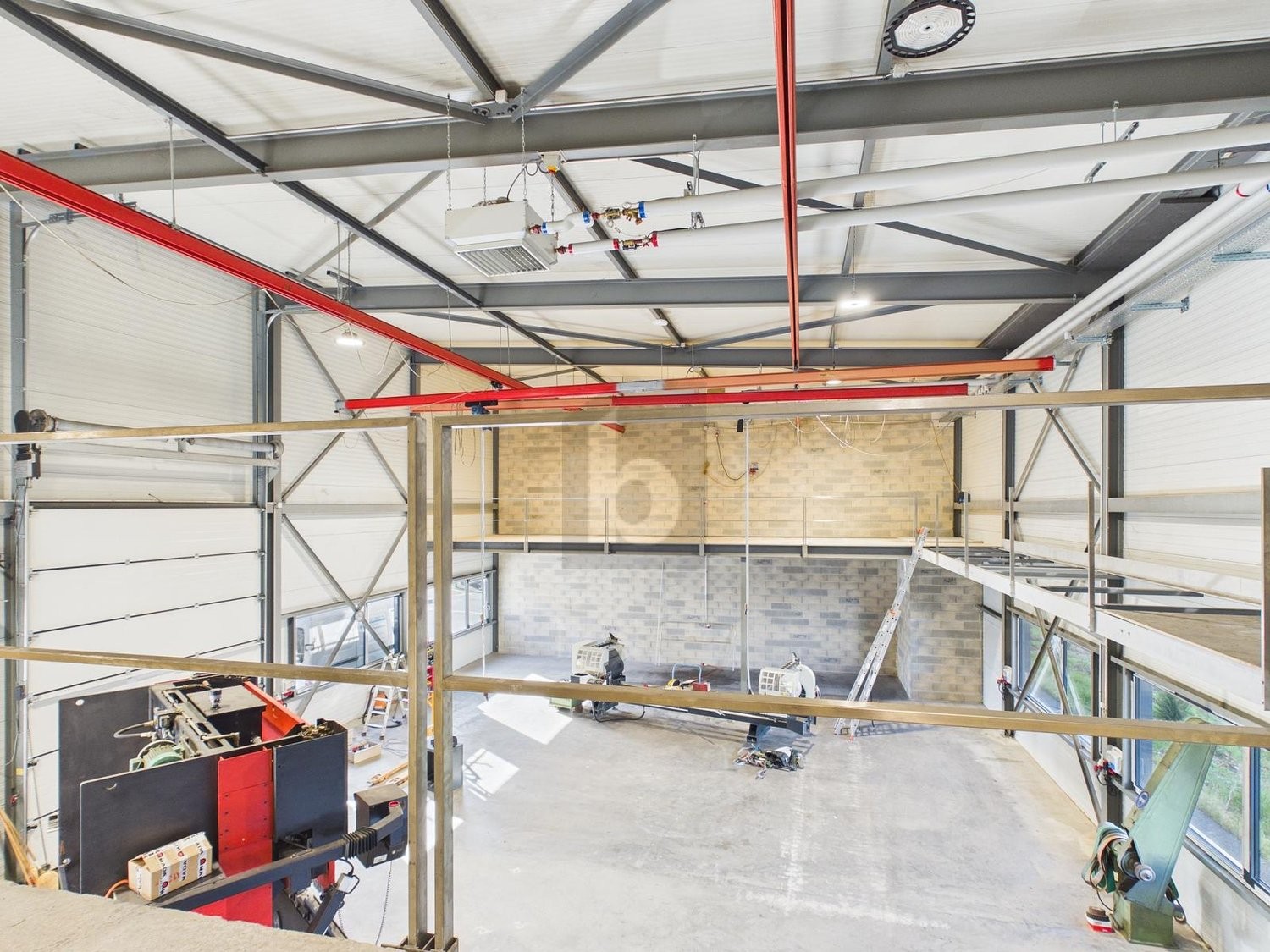 394m² industrial object