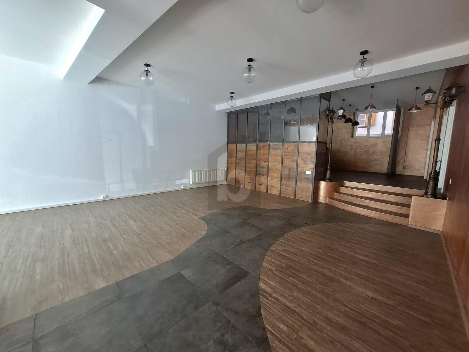 110m² living / commercial building, photo 3 of 4