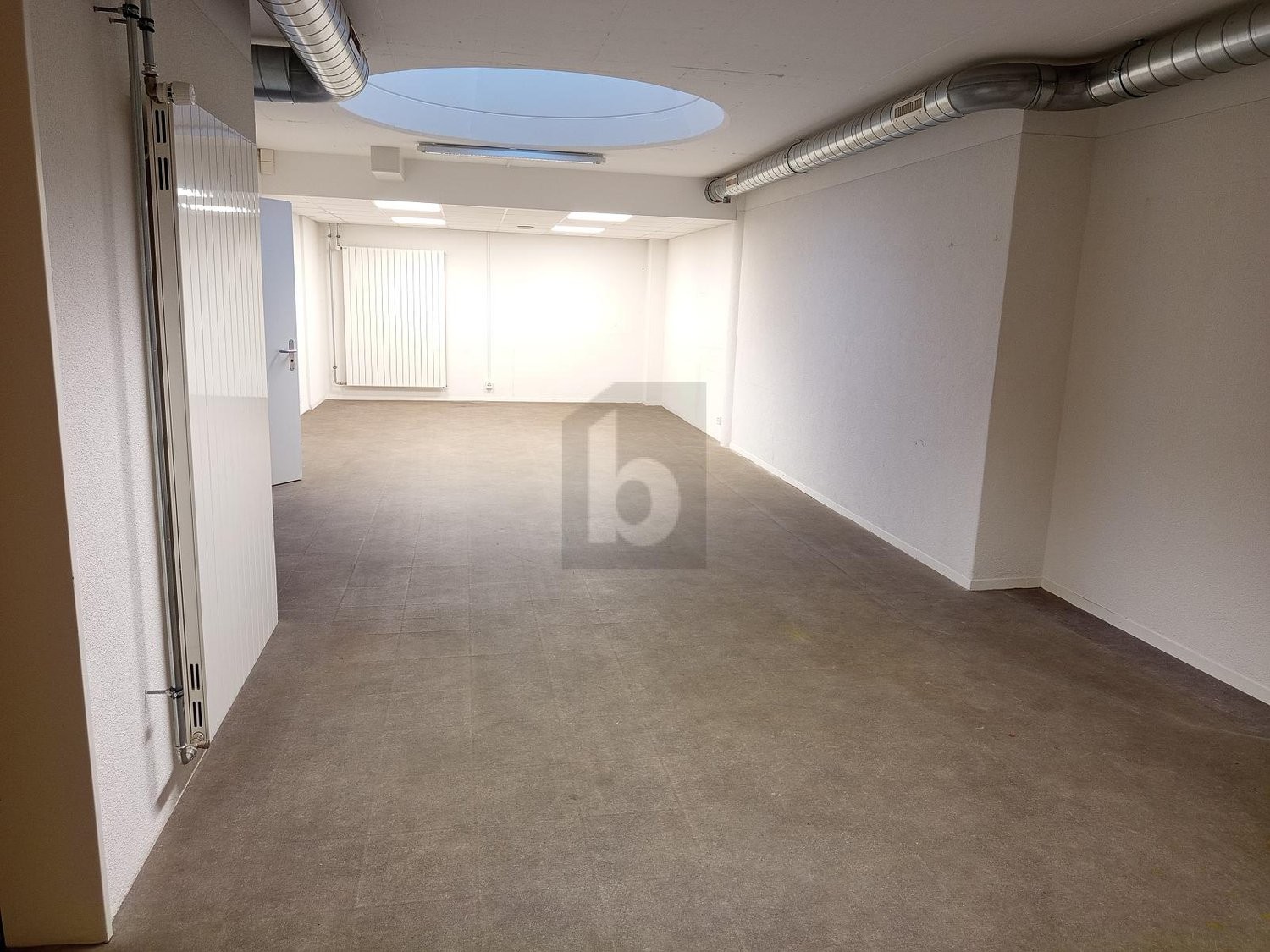 245m² office
