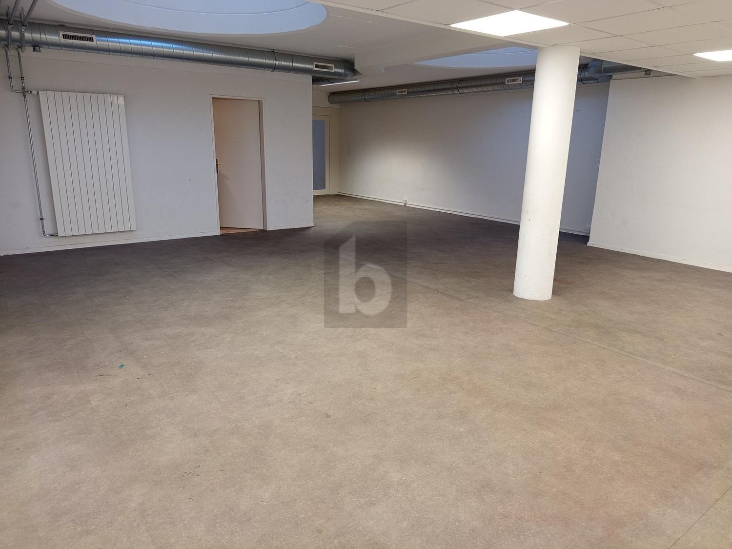 245m² office