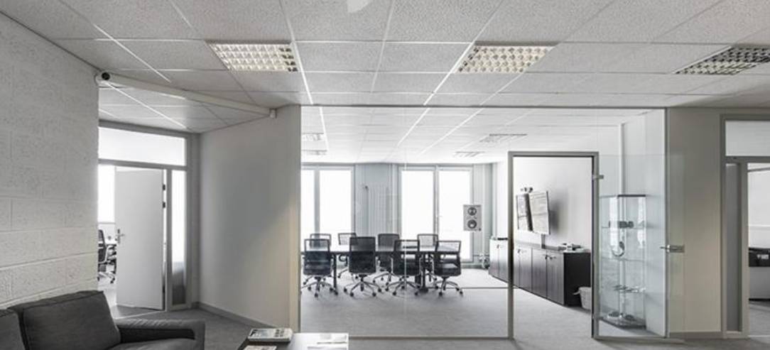 700m² commercial