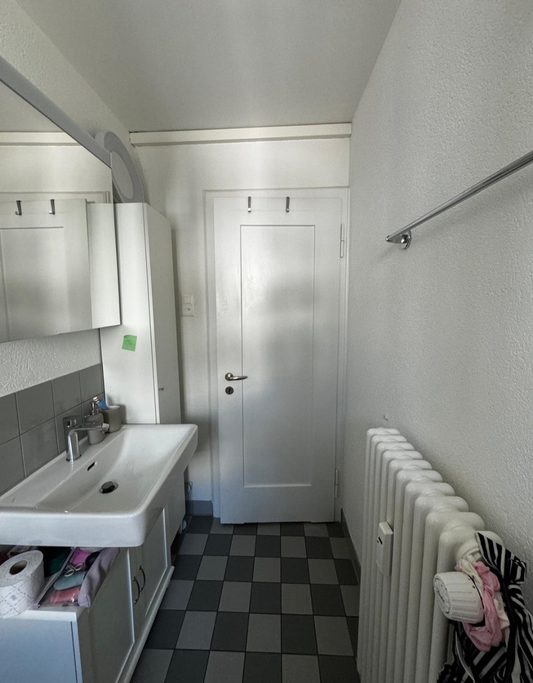 Chambre dans un appartement partagé