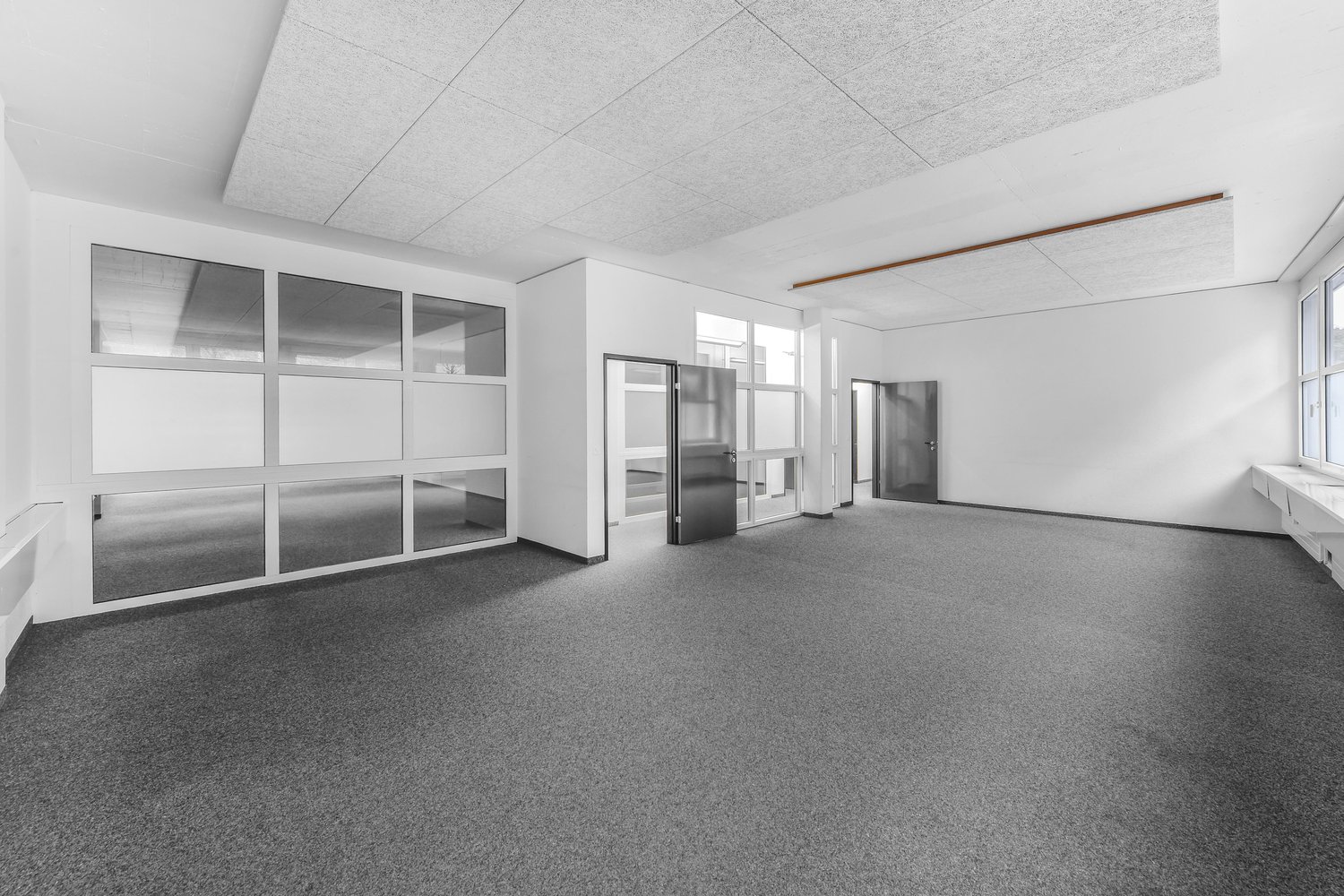 Commercial, photo 5 of 10