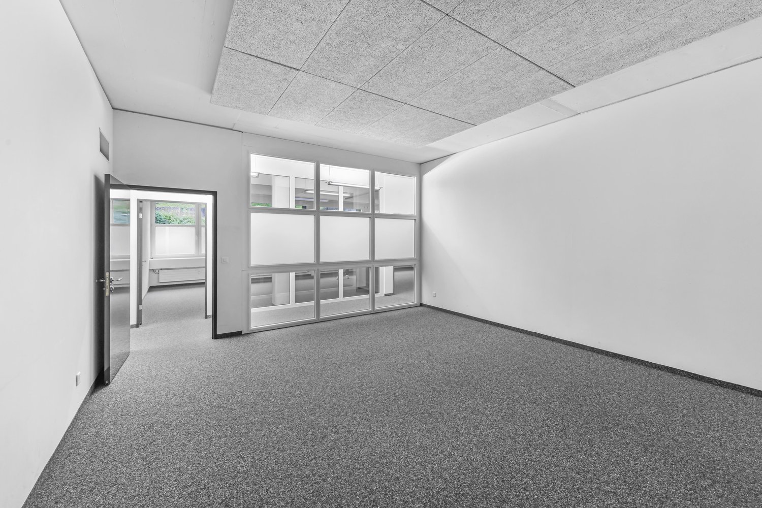 Commercial, photo 6 of 10